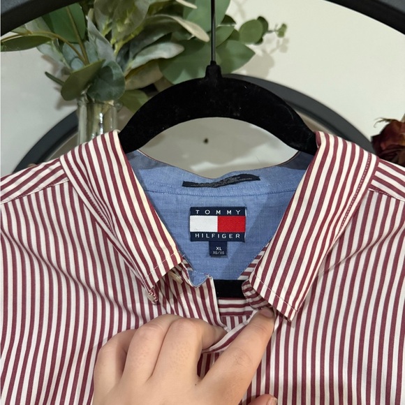 Tommy Hilfiger Red and White Striped Casual Shirt size xl - Picture 4 of 7